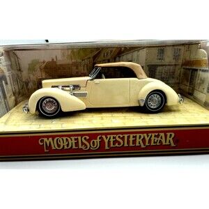 Matchbox Models of Yesteryear - Cord Yellow (1993) - Diecast 1:35-YY018A/C -NIB